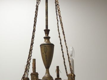 Lustre de style Directoire en tôle, éclairant à 4 lumières. H. : 80 cm