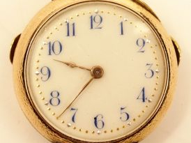 Montre de col et sa giletière en or jaune, perles et lapis. Cadran éma