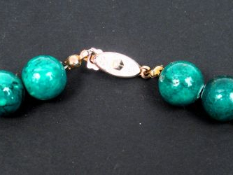 Collier de perles en malachite. 60cm