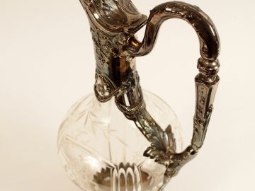 Aiguière Napoléon III de style Louis XVI en cristal gravé et argent, p
