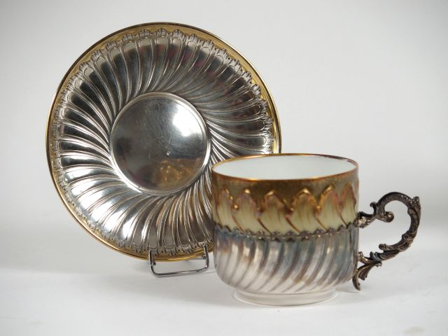 Service à thé de style Rocaille en argent, poinçon Minerve, et porcela