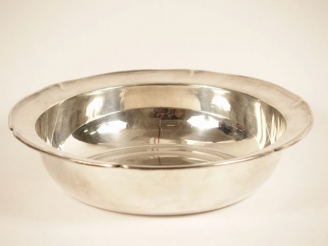 Vente aux enchères Jatte creuse et ronde en argent, poinçon Minerve. Poids : 589 g