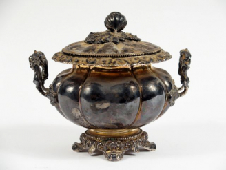 Vente aux enchères Sucrier Napoléon III en argent, poinçon Minerve, MO : Fray , à décor d