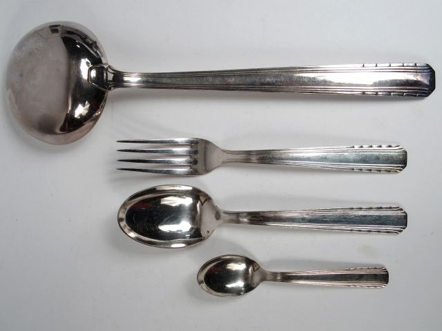 Ménagere Art déco en métal argenté : 37 pièces