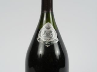 1 BOUTEILLE CHAMPAGNE DOM RUINART ROSE - 1969 - 4 CM SOUS LA COIFFE/CO