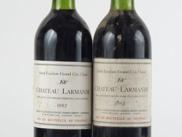 2 BOUTEILLES CHÂTEAU LA LARMANDE GCC ST EMILION - 1982 - BS/BG