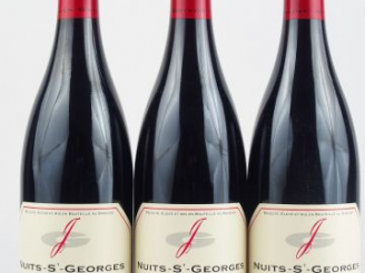 Vente aux enchères 3 BOUTEILLES NUITS ST GEORGES 'LES CHARMOIS' J. GRIVOT - 2012