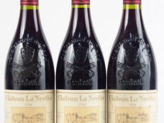 Vente aux enchères 3 BOUTEILLES CHÂTEAU LA NERTHE CHATEAUNEUF DU PAPE - 1998 - 1 ETLS