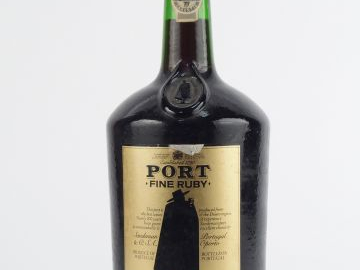 1 MAGNUM PORTO SANDEMAN PORT 'FINE RUBY'