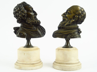 Vente aux enchères Paire de sujets de style Louis XIII en bronze et marbre blanc, "Profil