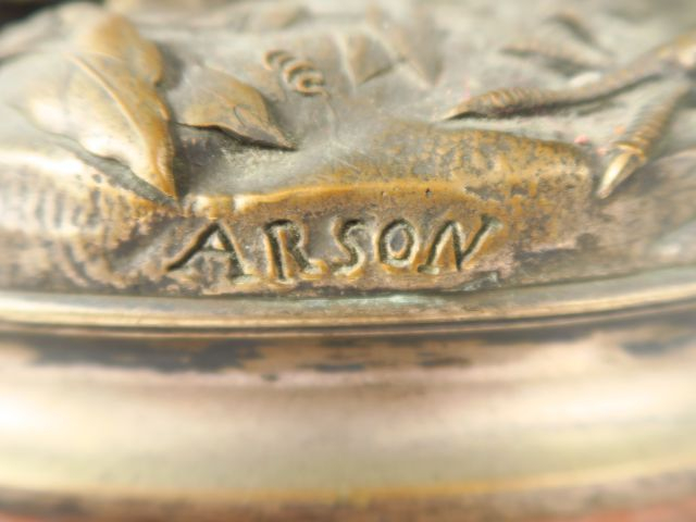 ARSON "Les deux perdrix". Groupe en bronze à patine médaille sur un so