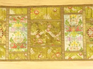 Réunion de deux chemins de table ou dessus d’autel   44cm/136 cm et 43