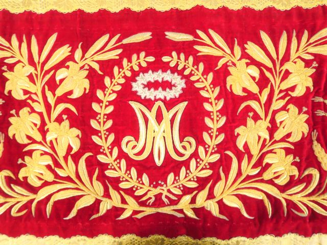 Paire de devants d’autel ou antependium dédiés à la Vierge Marie 56cm/