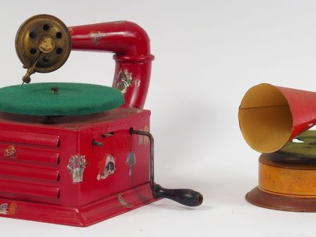 Lot de 2 petits phonographes en tôle des années 20, restauration et ma