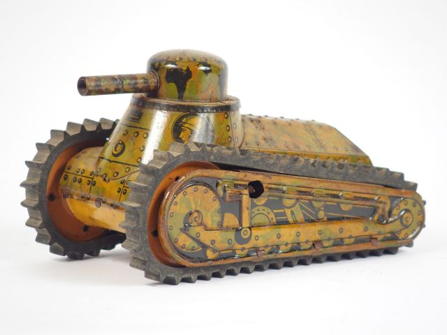 Tank Mémo ref. 916 en tôle lithographiée, mécanisme fonctionnant, chen