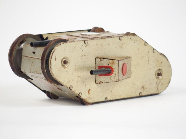 Tank ou engin blindé de marque américaine Marx, fonctionnant, une seul