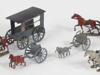 Lot de 5 petits attelages militaires anciens en état d'usage