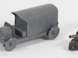 Lot de Peny Toys : voiture, engin blindé on y joint une voiture en tôl