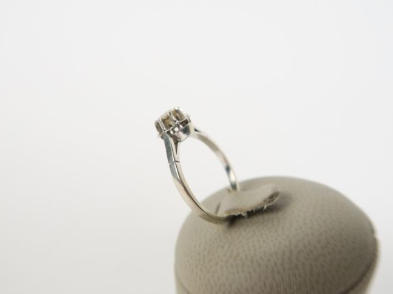 CC-Solitaire de 0,85 cts environ, monture or blanc et platine