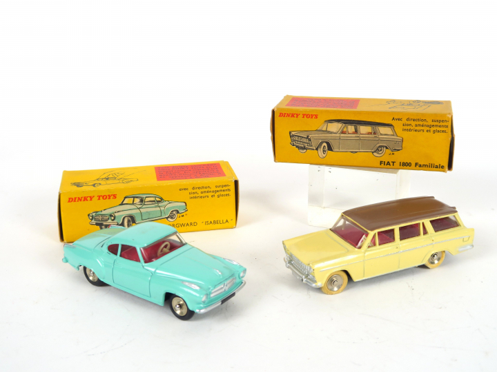 Lot de 2 miniatures Dinky Toys au 1/43e dont :  - Borgward Isabella Re