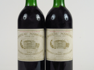 Vente aux enchères 2 BOUTEILLES CHATEAU MARGAUX 1er GCC MARGAUX - 1983 - 1 BG/1 LB