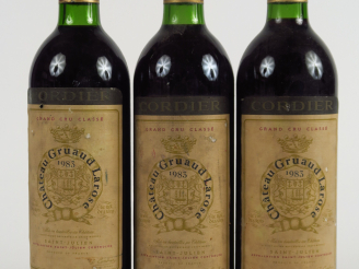 Vente aux enchères 3 BOUTEILLES CHÂTEAU GRUAUD LAROSE GCC ST JULIEN - 1983 - BG
