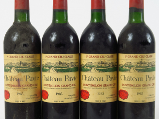 Vente aux enchères 4 BOUTEILLES CHÂTEAU PAVIE 1er GCC ST EMILION - 1985 - BG/1 ET