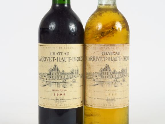 2 BOUTEILLES CHÂTEAU LARRIVET HAUT BRION - 1999 - 1 ROUGE/1 BLANC BG+