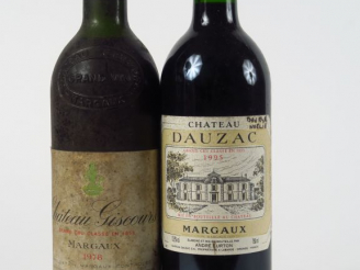 Vente aux enchères 2 BOUTEILLES MARGAUX : 1 CHÂTEAU GISCOURS 1978 HEP/EA - 1 CHÂTEAU DAUZ