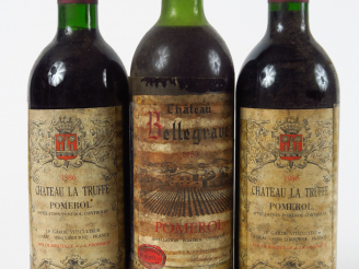 Vente aux enchères 3 BOUTEILLES POMEROL : 2 CHÂTEAU LA TRUFFE 1986 ES - 1 CHÂTEAU BELLEGR