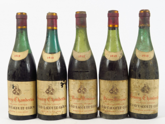 Vente aux enchères 5 BOUTEILLES GEVREY CHAMBERTIN LEJAY LAGOUTE - 1942 - 7 à 9 CM/BS/ES/3