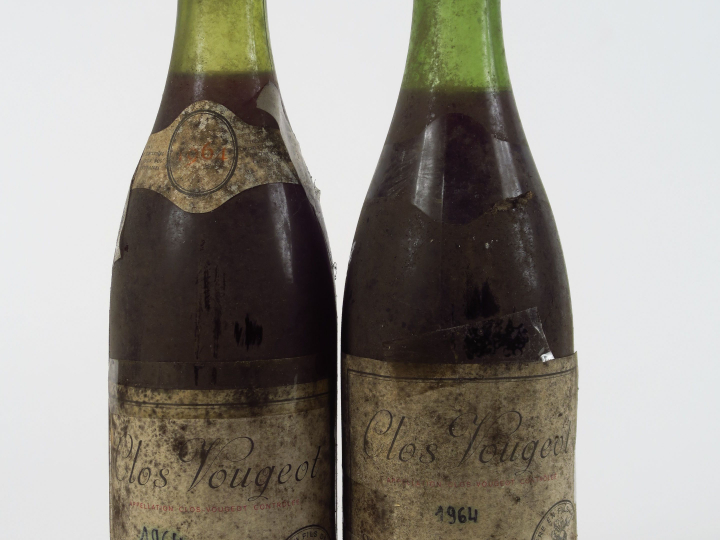 2 BOUTEILLES CLOS VOUGEOT PIAT PÈRE   FILS - 1964 - 2 CM/3 CM/EA/1 PRE