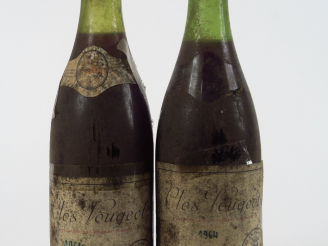 Vente aux enchères 2 BOUTEILLES CLOS VOUGEOT PIAT PÈRE   FILS - 1964 - 2 CM/3 CM/EA/1 PRE