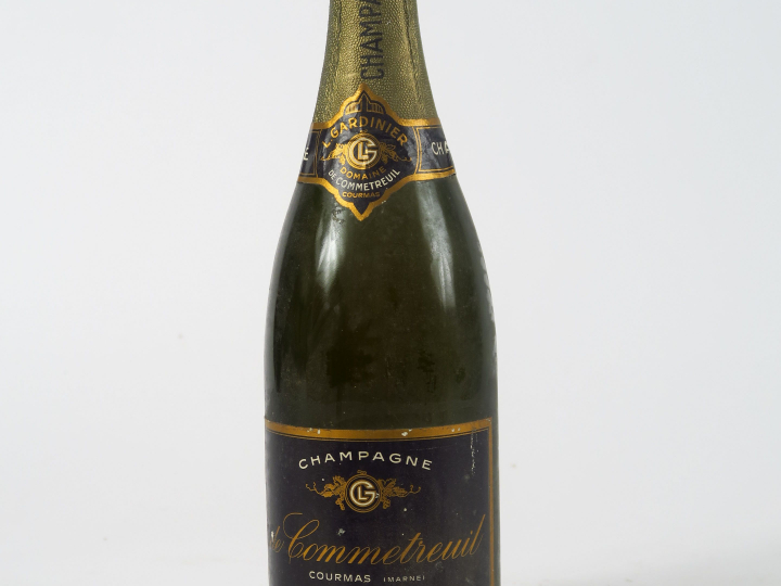 1 VIEILLE BOUTEILLE CHAMPAGNE DE COMMETREUIL