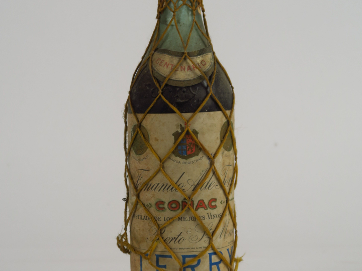1 VIEILLE BOUTEILLE CONAC 'CENTENARIO' TERRY