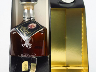 Vente aux enchères 1 BOUTEILLE WHISKY JACK DANIELS (1 L) 43° - COFFRET