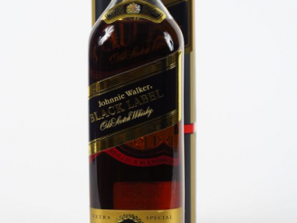Vente aux enchères 1 BOUTEILLE WHISKY JOHNNIE WALKER 'BLACK LABEL' 12 ANS - COFFRET