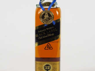 Vente aux enchères 1 BOUTEILLE (37,5 cl) WHISKY JOHNNIE WALKER 'BLACK LABEL' 12 ANS
