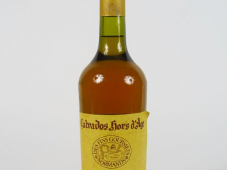 Vente aux enchères 1 BOUTEILLE CALVADOS 'HORS D'AGE' FINS GOURMETS