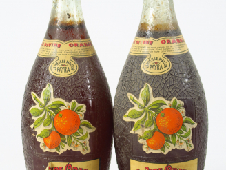 Vente aux enchères 2 VIEILLES BOUTEILLES 'LA DIVINE ORANGE' PAYRA