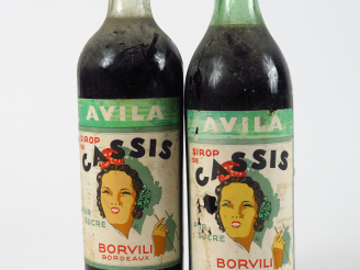 Vente aux enchères 2 VIEILLES BOUTEILLES (1 l) SIROP DE CASSIS AVILA