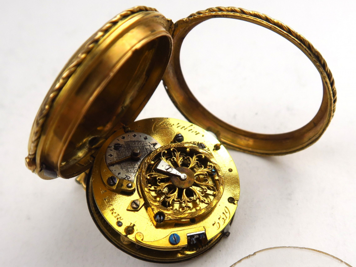 Montre de gousset XVIIIe en or, cadran et mécanisme signés Chevalier à