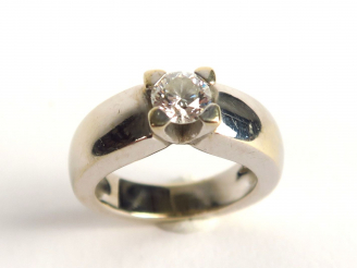 Vente aux enchères Bague solitaire, taille moderne de 0,66 carat, VS2, G, avec son certif