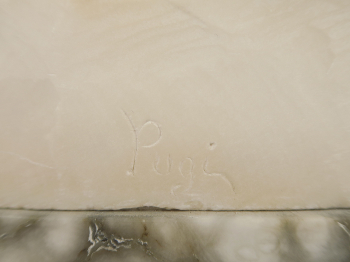 PUGI "Amours jouant" Groupe en marbre ou albâtre, socle marbre gris. S