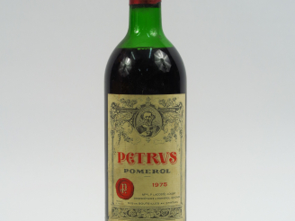 Vente aux enchères 1 BOUTEILLE CHÂTEAU PETRUS POMEROL - 1975 - MEP/CAPS AB/ETLA