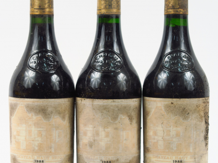3 BOUTEILLES CHÂTEAU HAUT BRION 1er GCC GRAVES - 1988 - 1 CM/EF