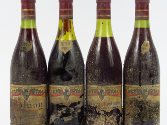 Vente aux enchères 4 BOUTEILLES 1980 : 2 VOLNAY 2 CM/EA - 2 CHASSAGNE MONTRACHET 4 CM/4,5