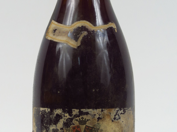 1 MAGNUM VOLNAY CAILLERETS 1er CRU M. PONT - 2,5 CM/MILL ILLISIBLE/CAP