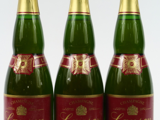 Vente aux enchères 3 BOUTEILLES CHAMPAGNE LANSON - 1971 - 0,5 CM SOUS LA COIFFE