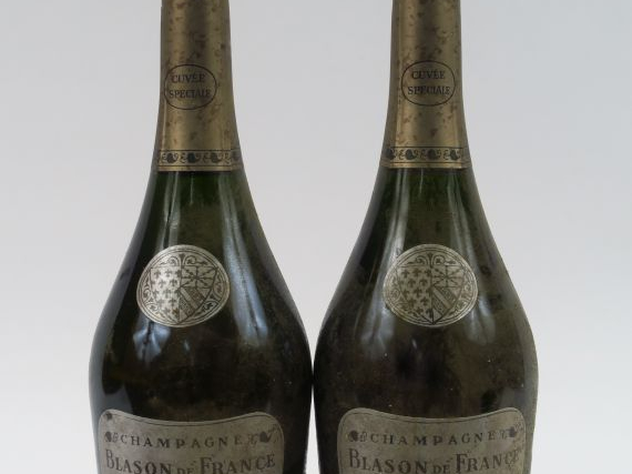2 BOUTEILLES CHAMPAGNE PERRIER JOUET 'BLASON DE France'